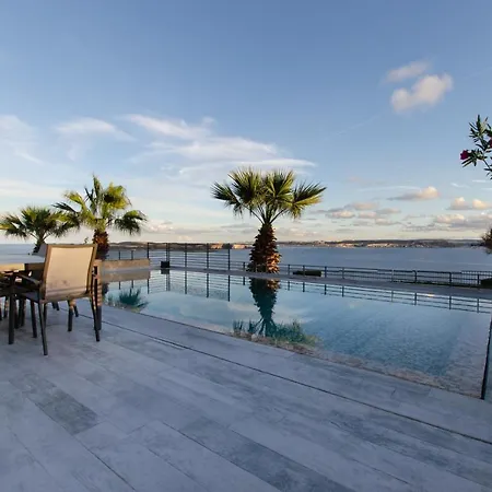 Isle&Style Holiday Villa